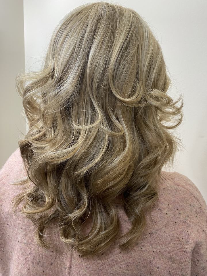 Hair after highlights, seen from behind